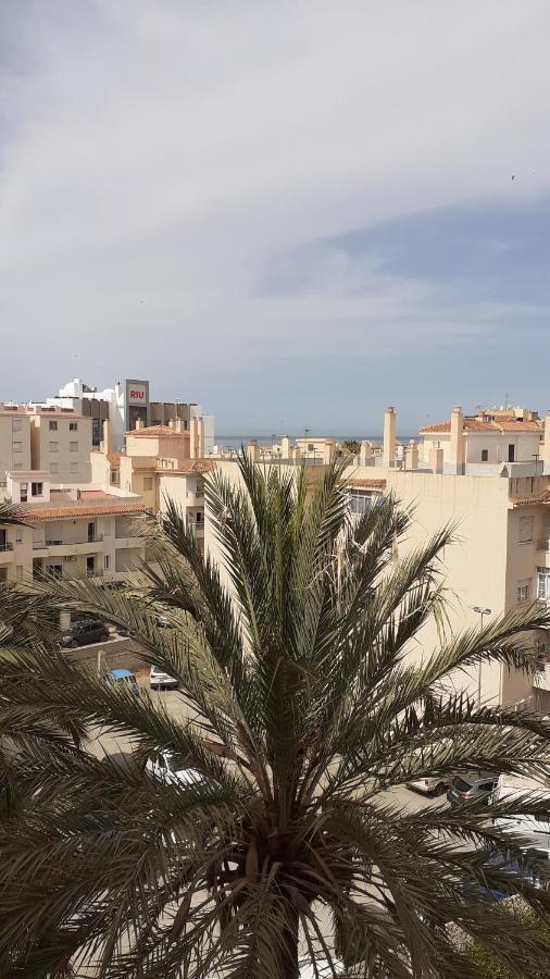 Amplío piso al lado de la playa en Nerja Exterior foto