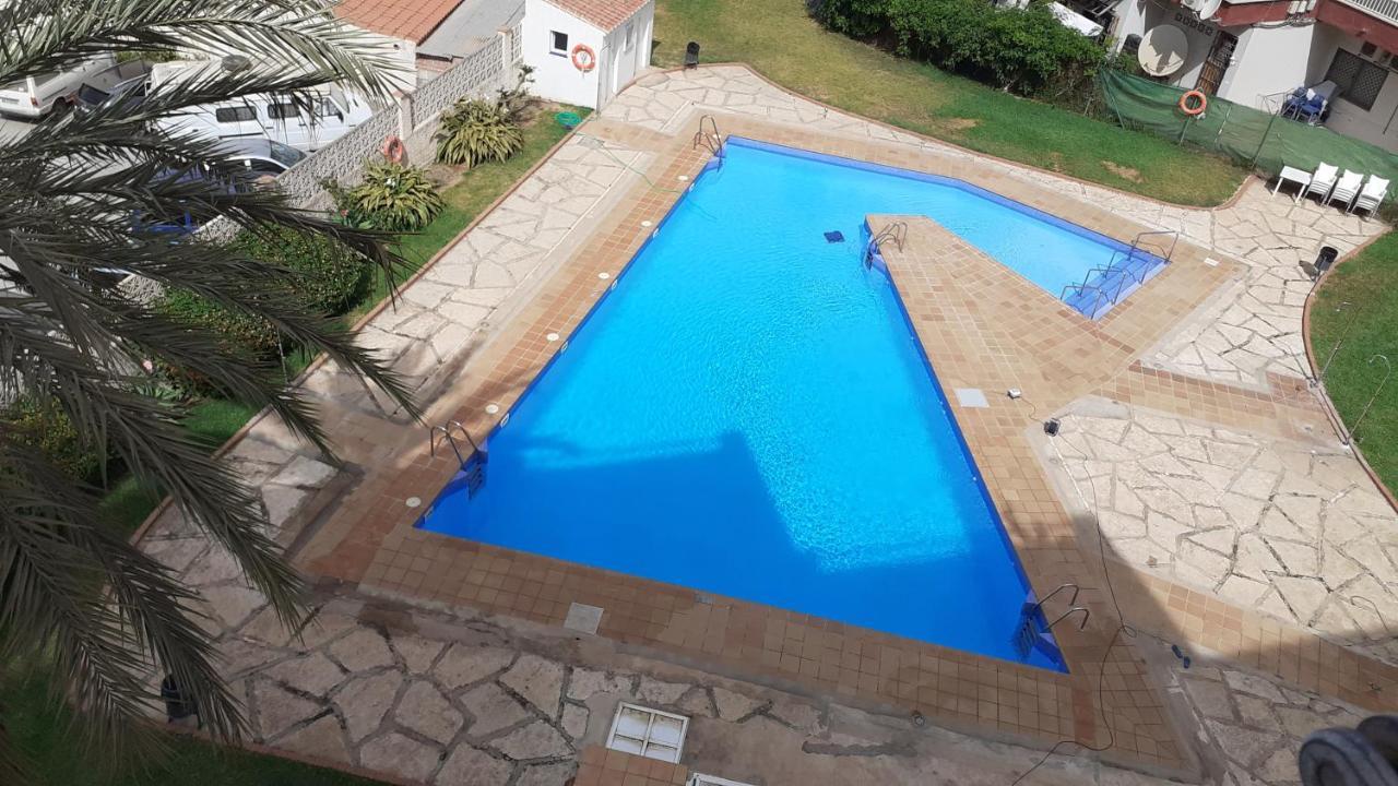Amplío piso al lado de la playa en Nerja Exterior foto