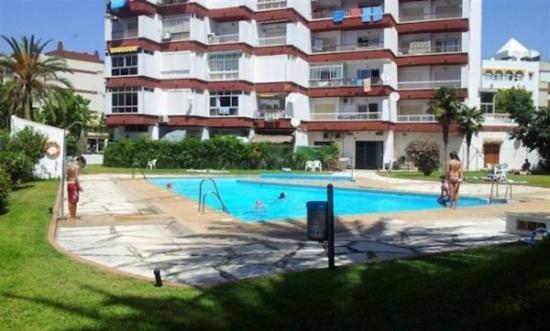 Amplío piso al lado de la playa en Nerja Exterior foto