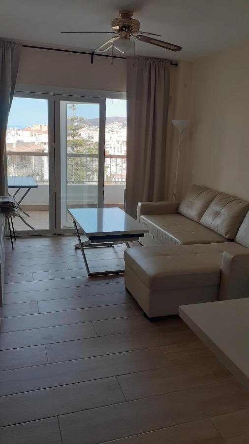 Amplío piso al lado de la playa en Nerja Exterior foto
