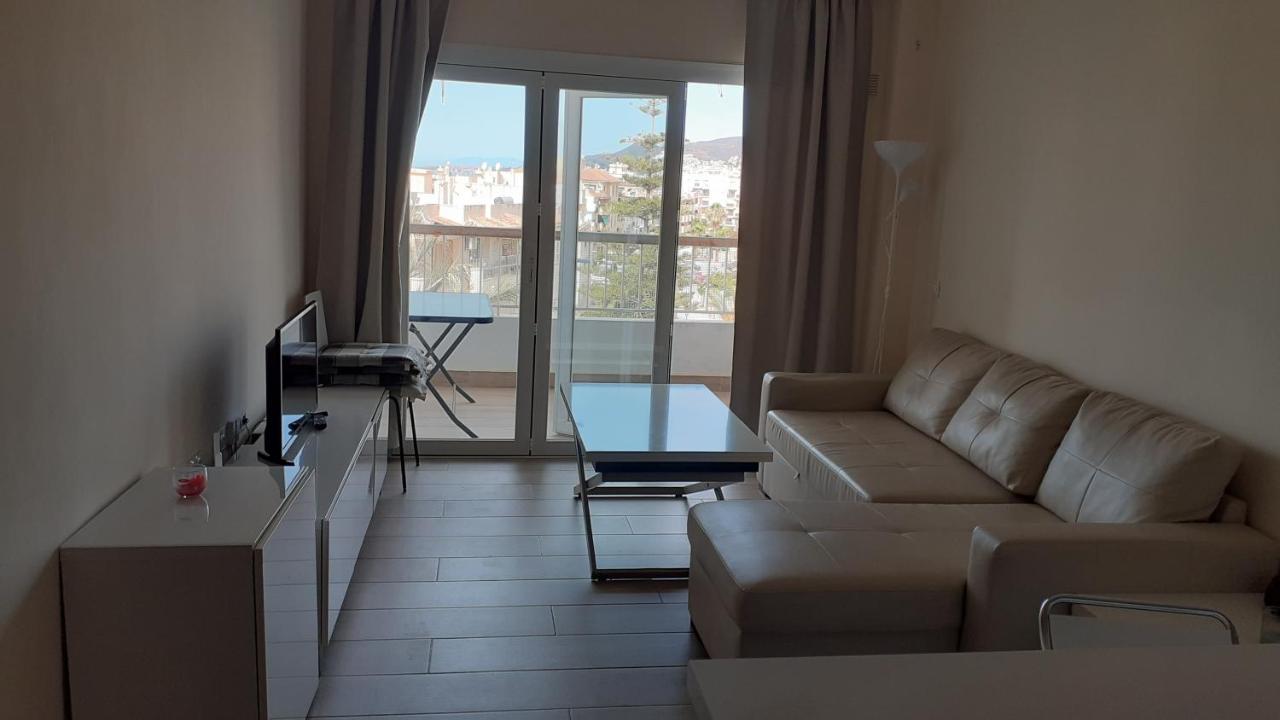 Amplío piso al lado de la playa en Nerja Exterior foto