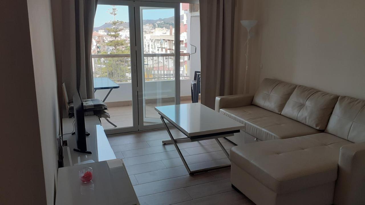 Amplío piso al lado de la playa en Nerja Exterior foto